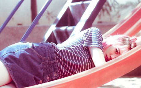 Kura Onee san star naked photo