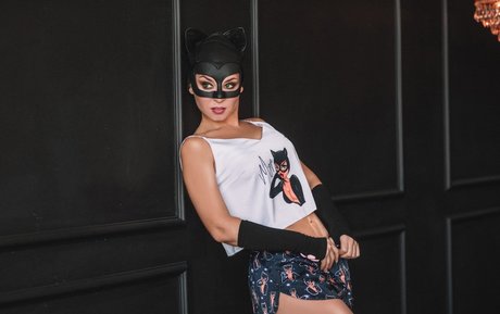 Ann Shakhovskaya art star picture