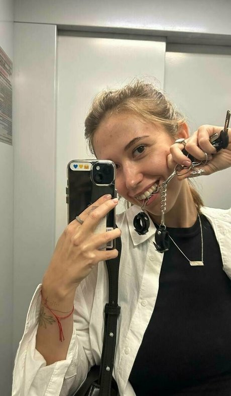 teach ella Profile pic