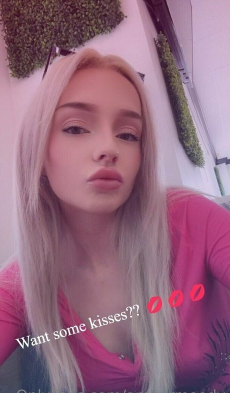 Ambermooody top model pic