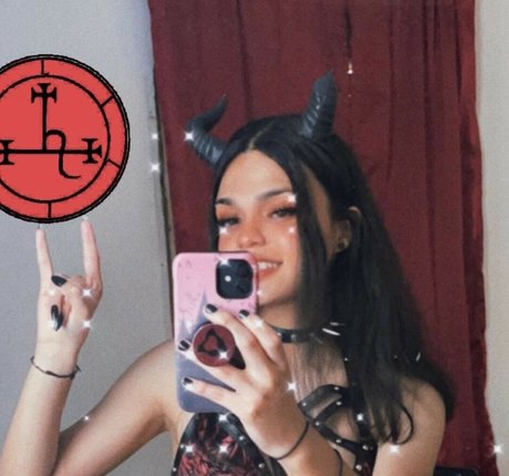 ComradeLilith adult actress photo