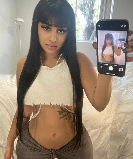 HanaMyMood free model image