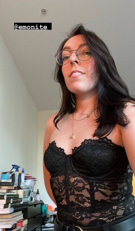 Swell Entertainment free model photo