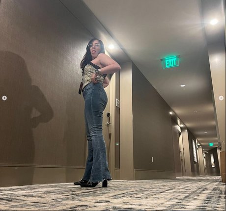 Swell Entertainment pornstar naked galleries