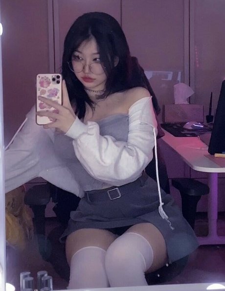 yurasweb star sexy pic