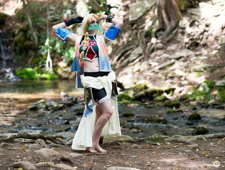 CrystAAHHL model hot photos