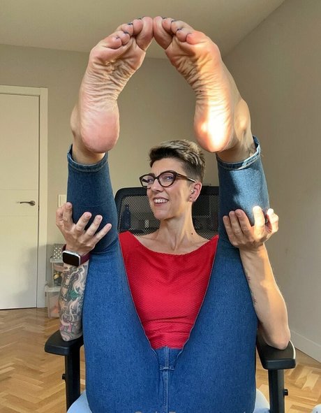 solesmad high quality model images