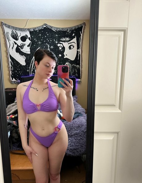 Harliantihero model nude images