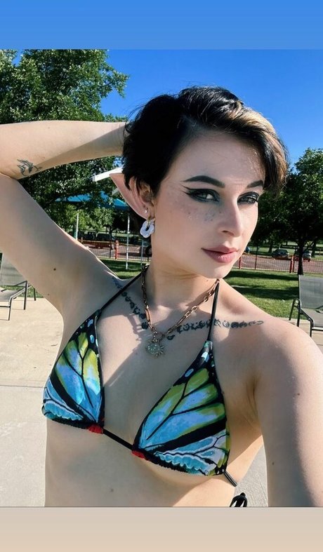 Harliantihero star nudes image