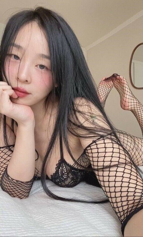 Ninibae model best picture