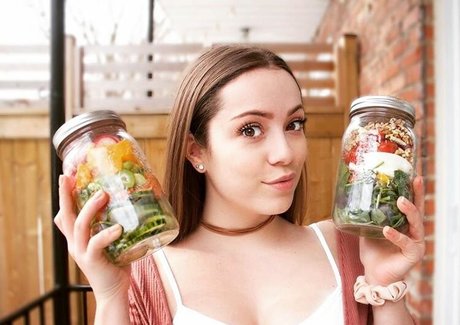 Gotten Sluttier porn model photos