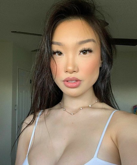 Shallyzsa sexy star pic