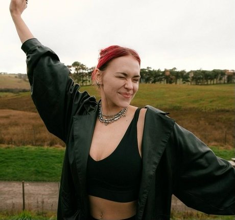 Taylor Upsahl star hd picture