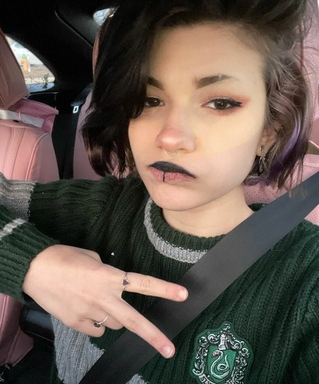 Indigoo hot model pictures