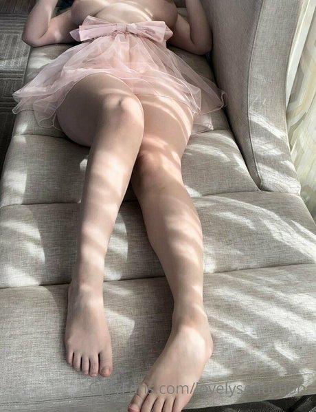 lovelyseductions sexy model pic