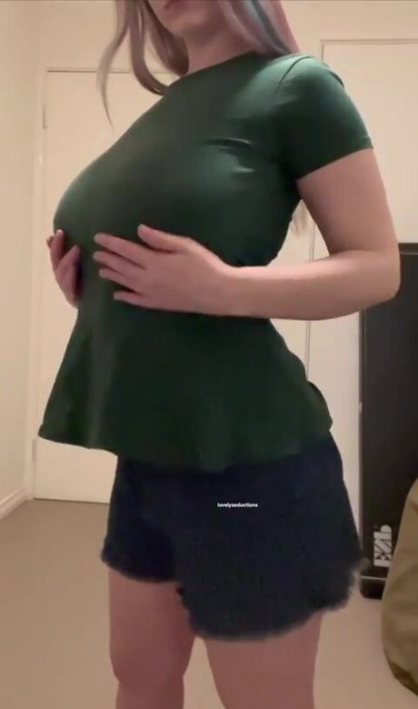 lovelyseductions top model image