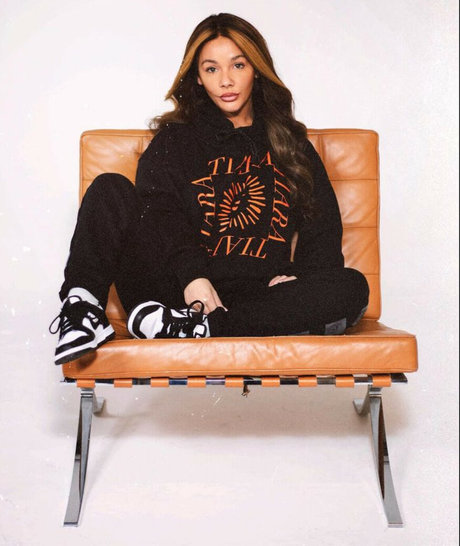 Chelsea Healey nice star photo