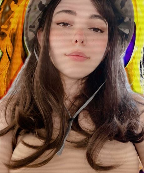 Kittew nudes model picture