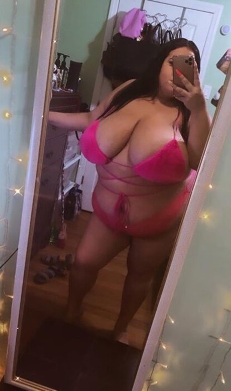 Nyx Buxom beautiful pornstar picture