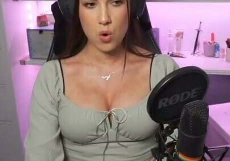 yabbe porn model archive