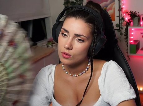 yabbe pornstar nude pictures