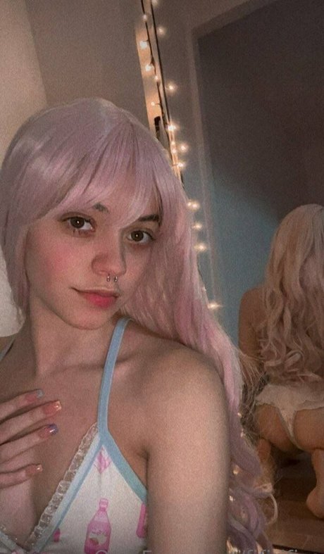 Fifi Rifis pretty star image