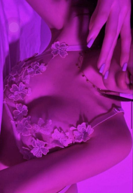 Fifi Rifis exclusive pornstar pics