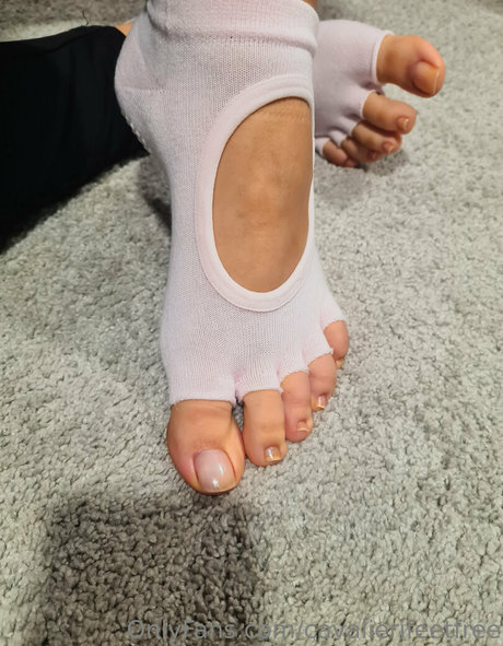 cavalierifeetfree pornstar erotic gallery