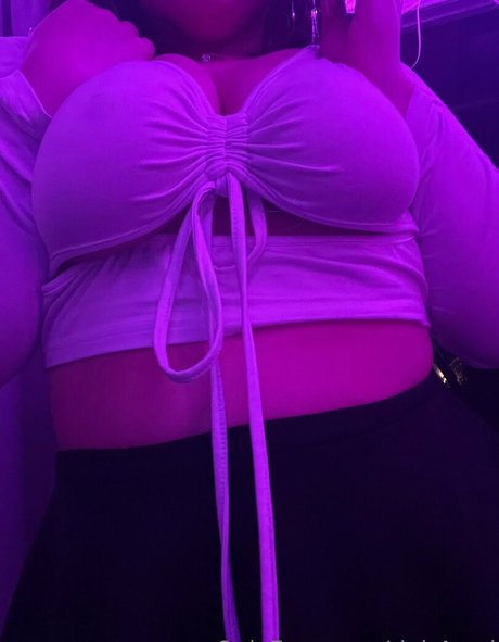 riah4real model nice pic