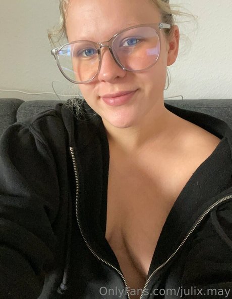 julix may nude star image