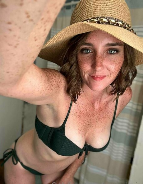 launadavis hd actress gallery