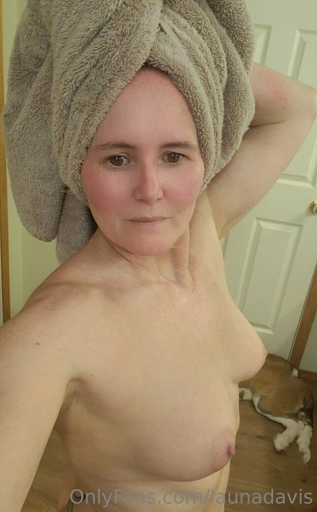 launadavis erotic actress photos