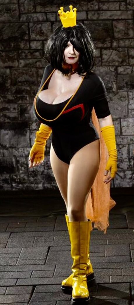 Heidi Corinne model perfect img