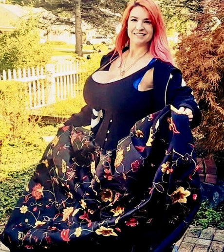 Heidi Corinne adult model pics