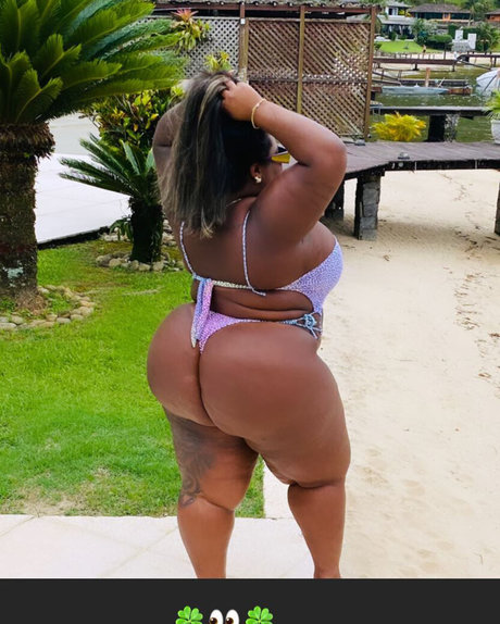 Jojo Todynho model nude img