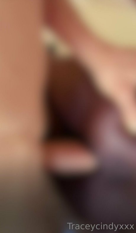 traceycindyxxx model erotic photos