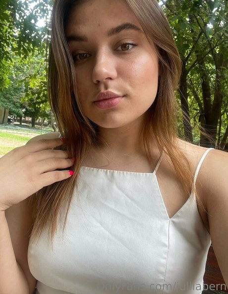 julliabern hd pornstar image