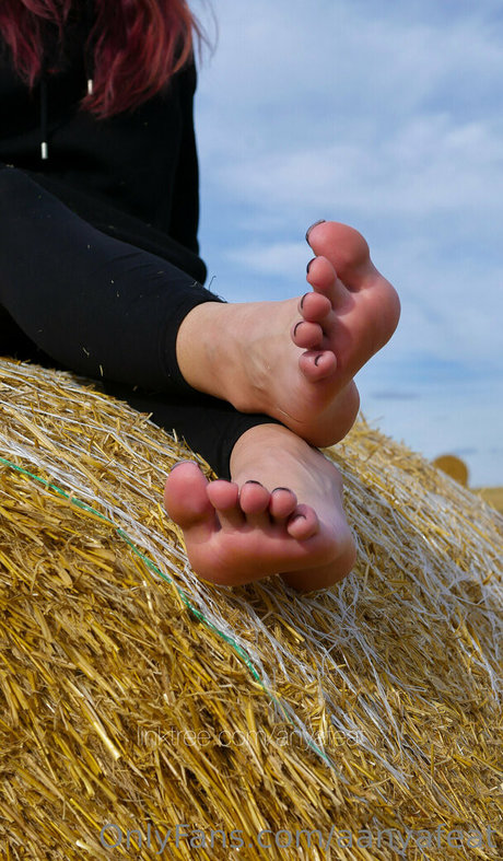 aanyafeat exclusive actress picture