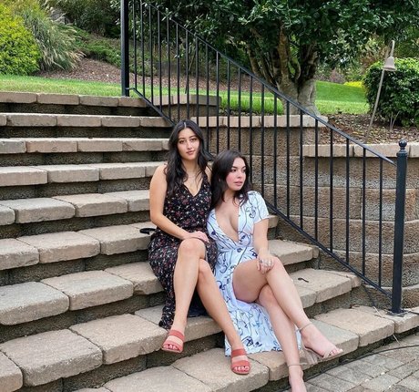 Isabella Gomez sexy pornstar galleries