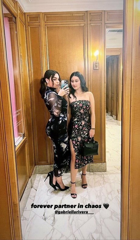 Isabella Gomez model perfect pictures