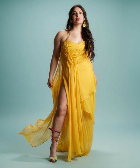 Isabella Gomez model pornographic gallery