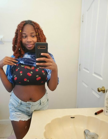 mochaaugust art star image