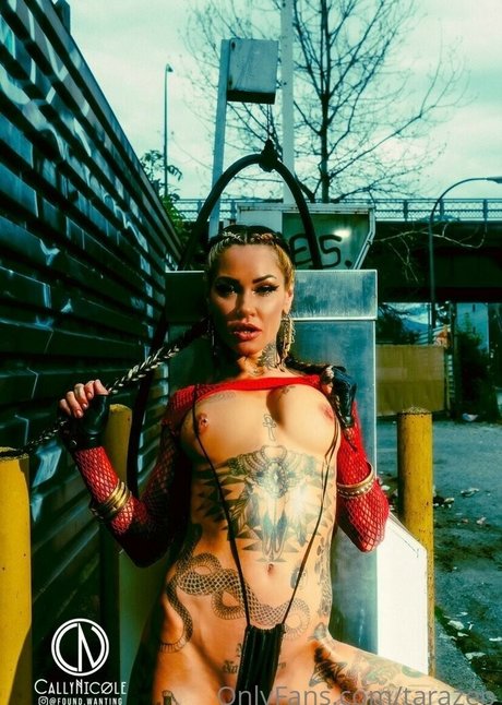 Tarazep nude model pics