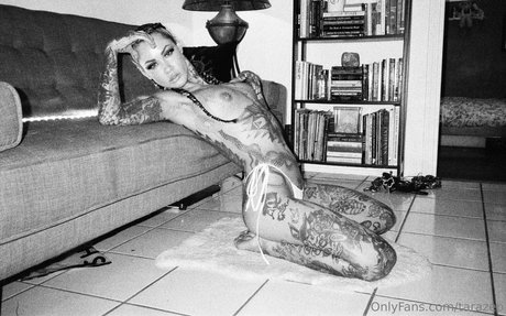 Tarazep naked model image