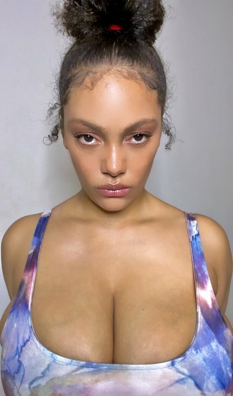 famousaria pornstar perfect picture