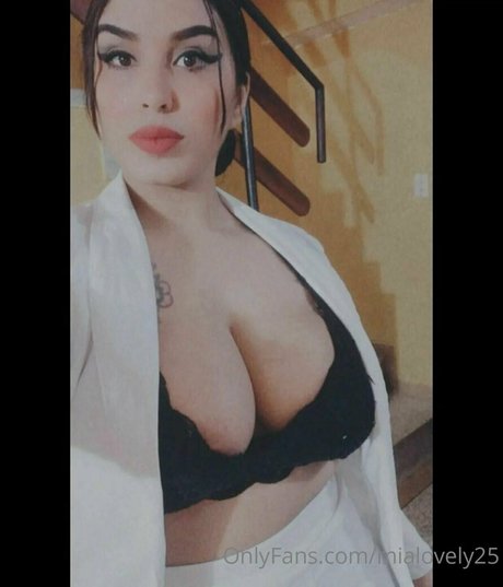 mialovely25 pretty pornstar image