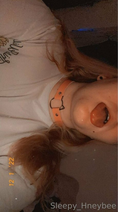 sleepy hneybee hot model photos