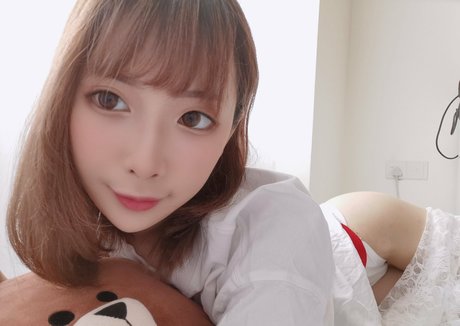 Kiyo Cosplay pornstar free pictures