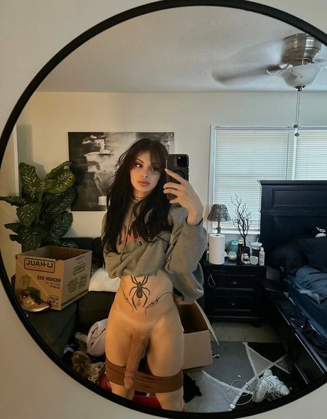 Kendalluvxx pornstar naked pictures