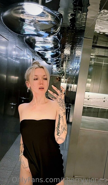 cherryyjones model exclusive photos